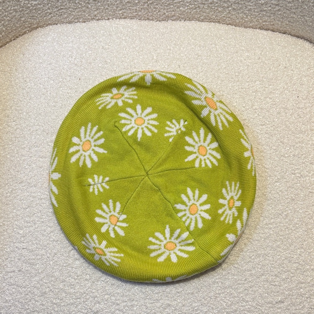 Green Beret with Daisy Pattern
